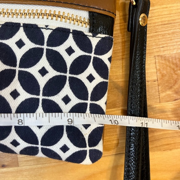 Anna Nova Crossbody - Picture 10 of 10